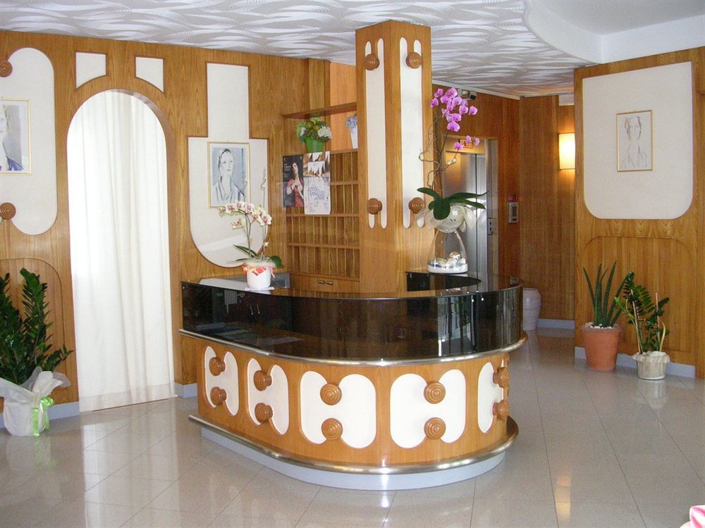 Hotel Escorial Cervia Exterior photo