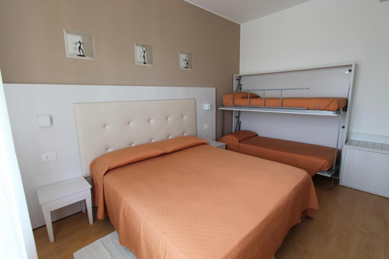 Hotel Escorial Cervia Exterior photo